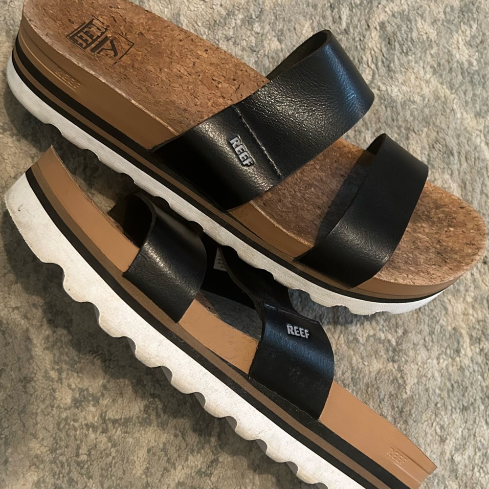 Reef sandals, sz 9, black minimal wear